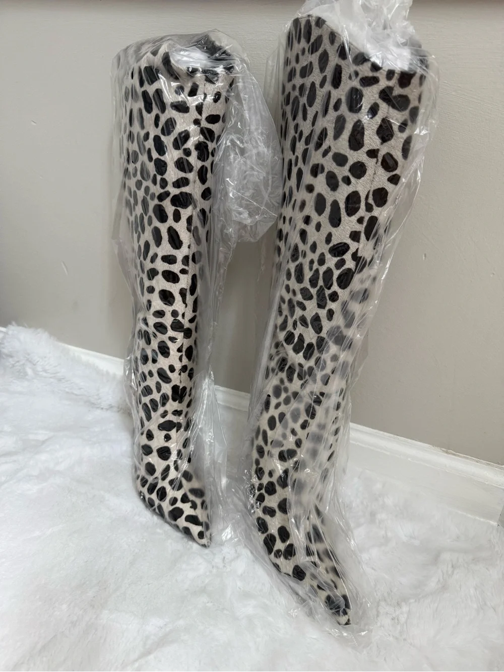 SCHUTZ Maryann Up Curve Calf Hair Boots Sz 7